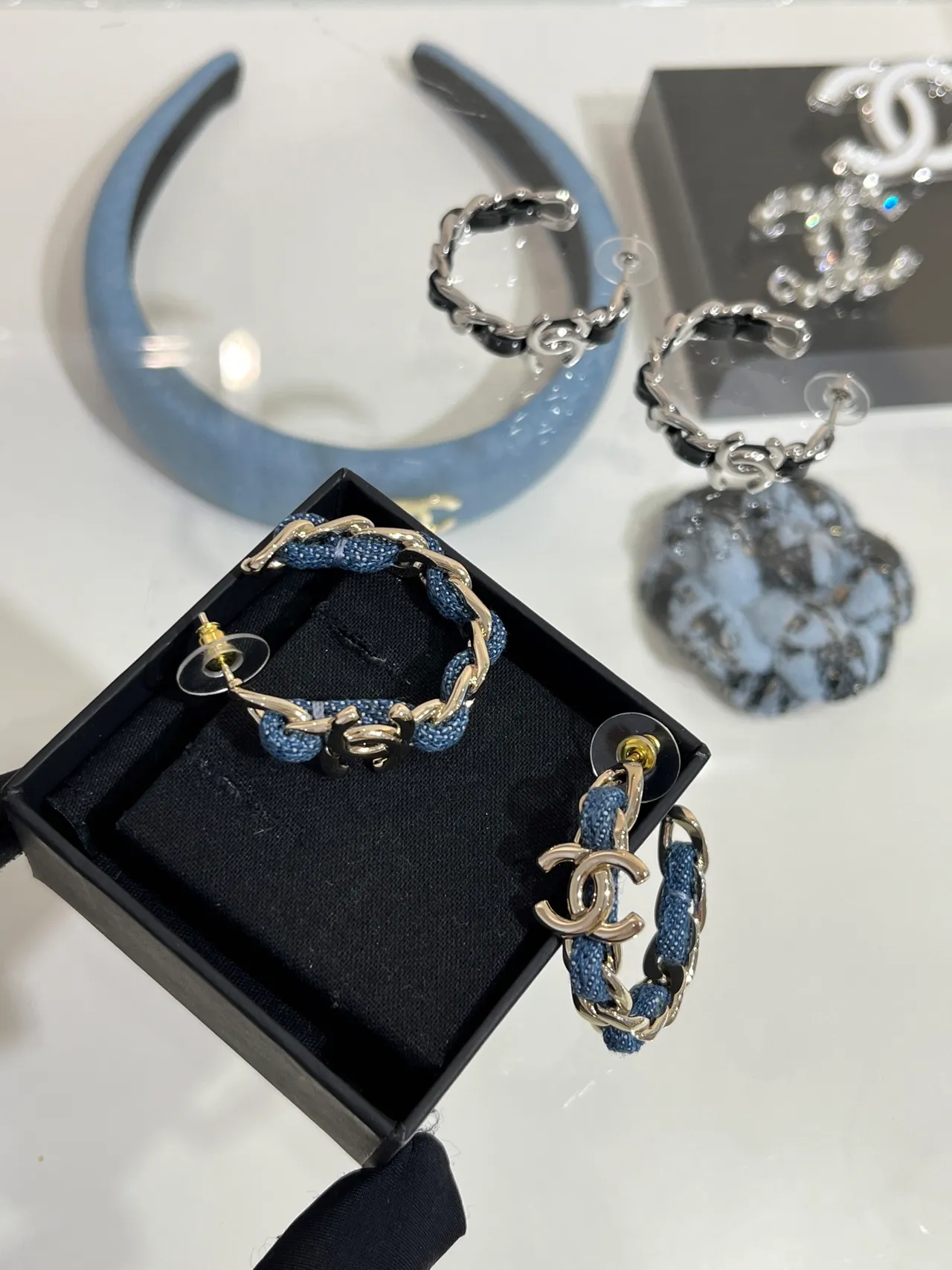 Chanel Denim Chain Hoop Blue Silver Interlocking CC Logo Earrings 5