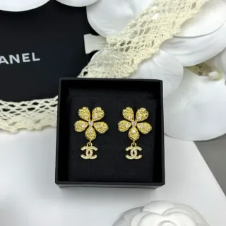 Chanel 花卉水晶垂坠耳环