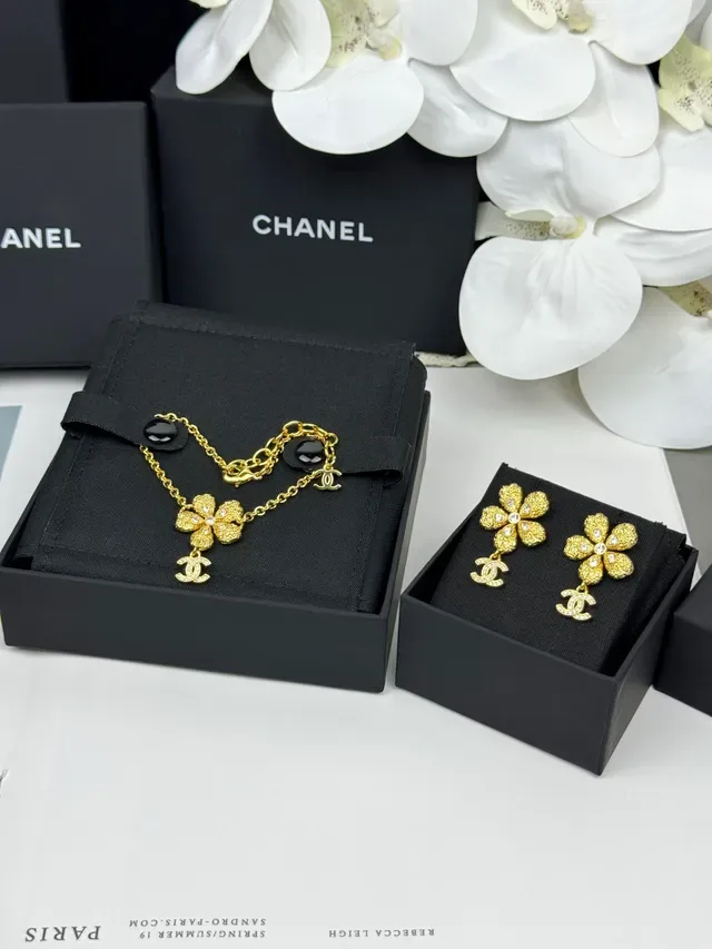 Chanel Floral Crystal Drop Earrings 7