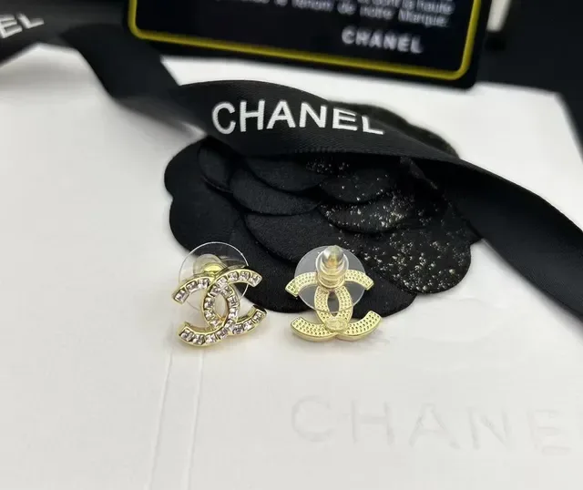 Chanel Interlocking CC Pavé Crystal Stud Earrings 6