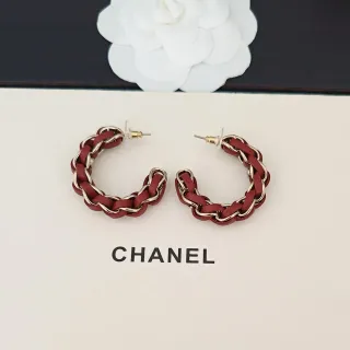 Chanel 交织皮革和链条圈耳