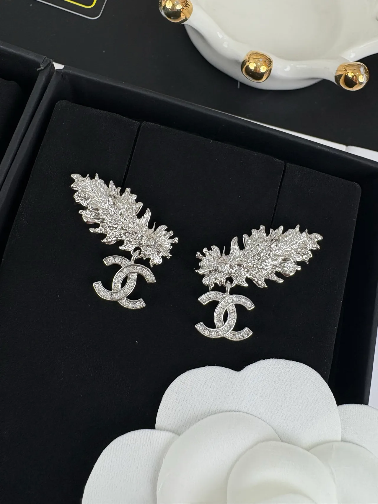 Chanel Leaf Motif Crystal Drop Earrings 7
