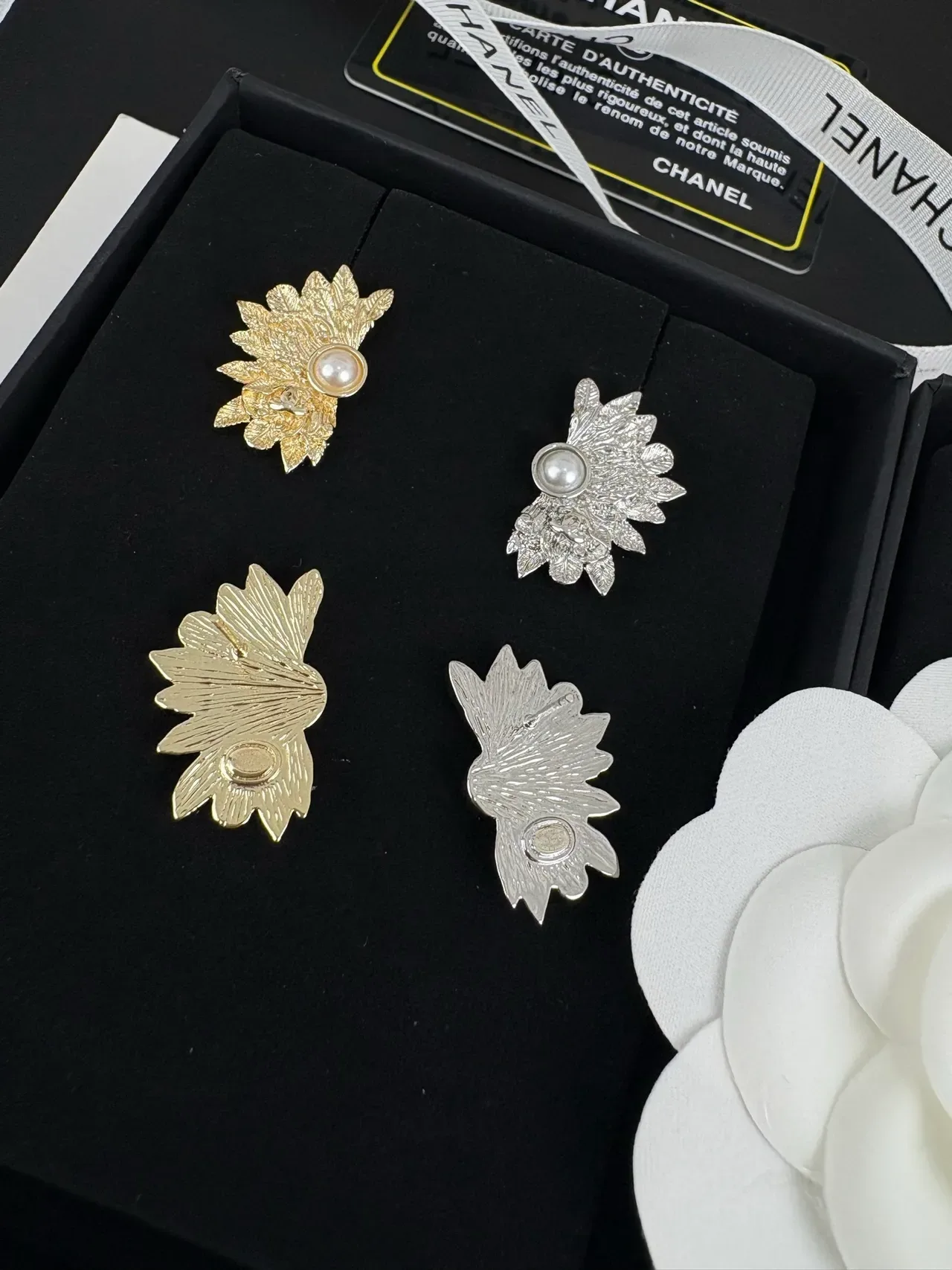 Chanel Leaf Motif Pearl Stud Earrings 3