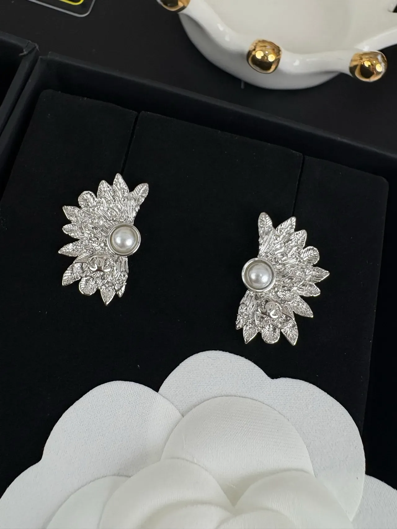 Chanel Leaf Motif Pearl Stud Earrings 9