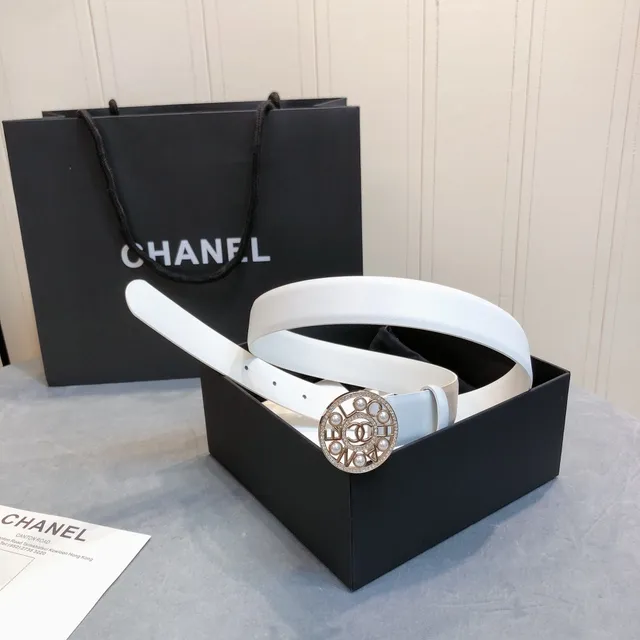 Chanel Pearl and Crystal CC Medallion White Leather Belt 2