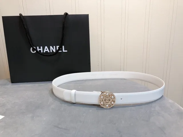 Chanel Pearl and Crystal CC Medallion White Leather Belt 4