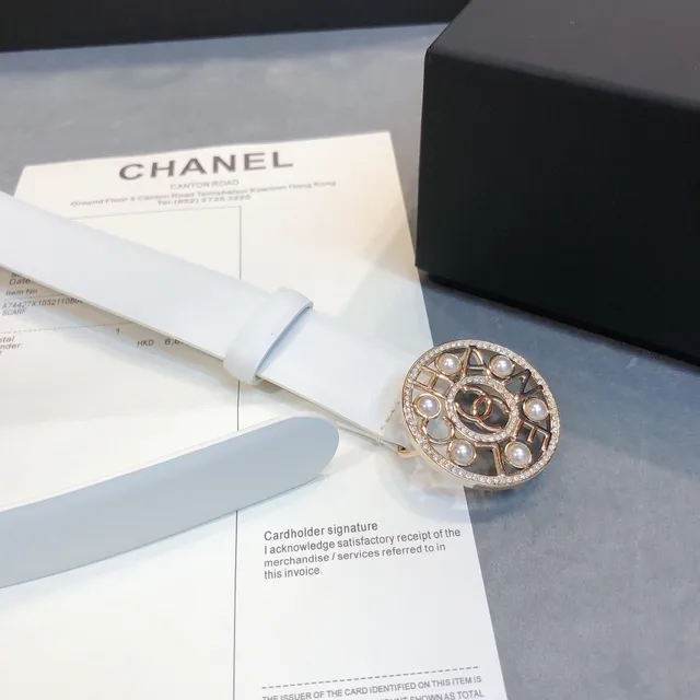 Chanel Pearl and Crystal CC Medallion White Leather Belt 5