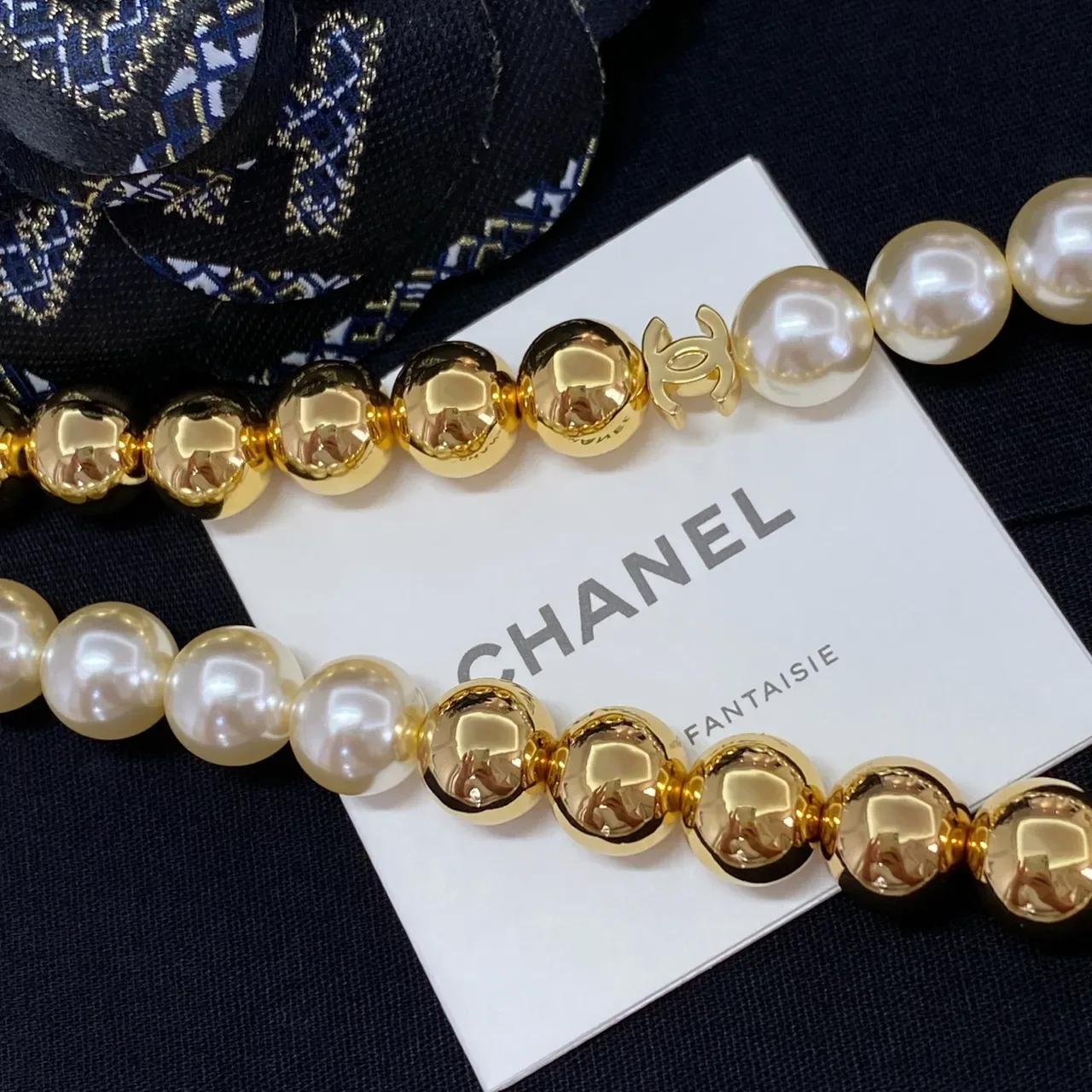 Chanel Collier de perles et perles en ton doré 7