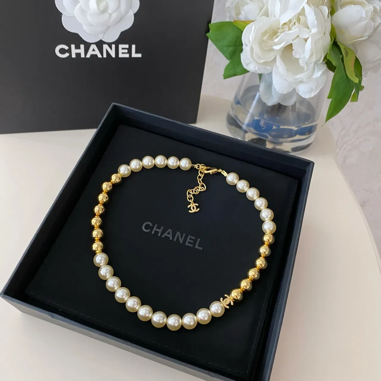 Chanel Collier de perles et perles en ton doré 8