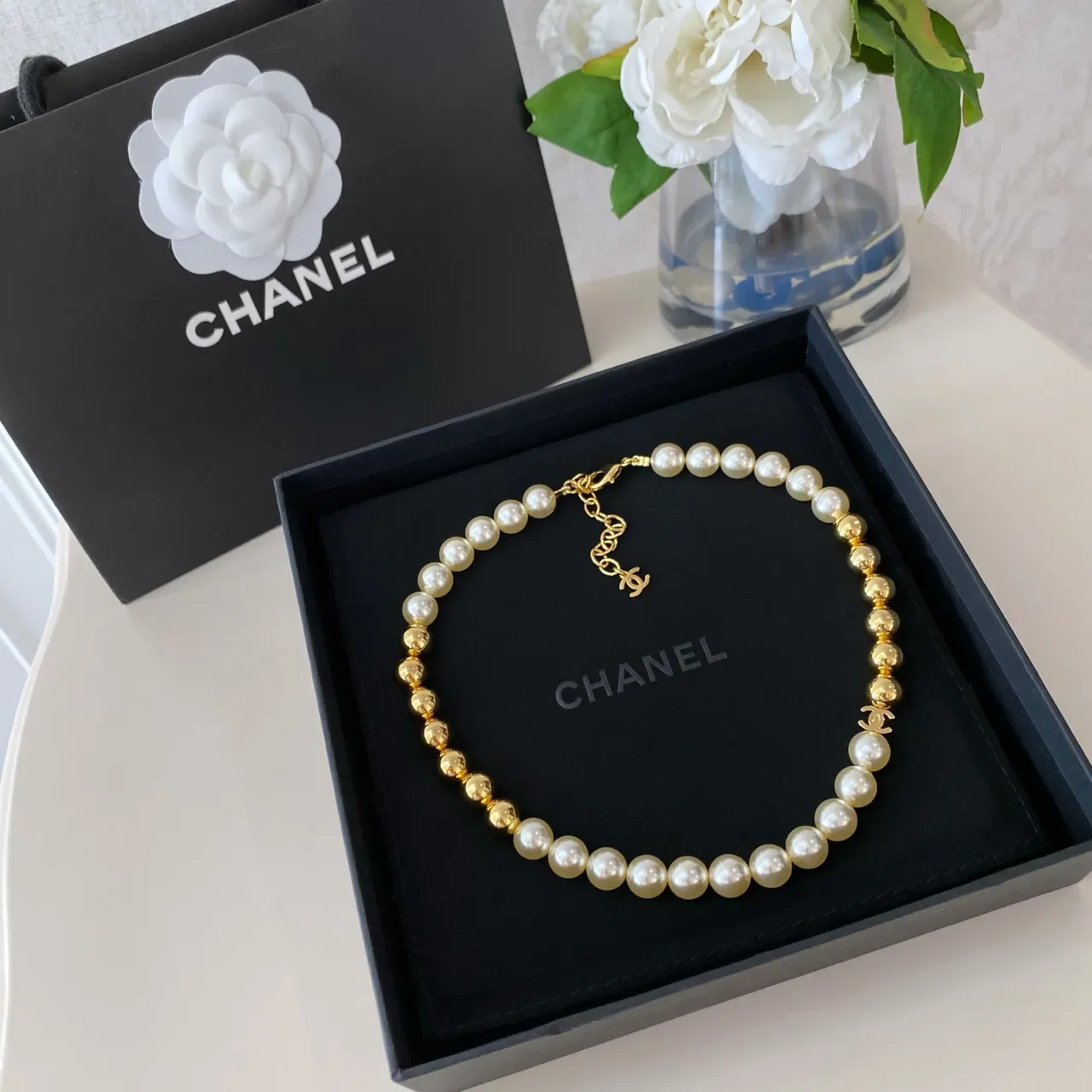 Chanel Collier de perles et perles en ton doré 9