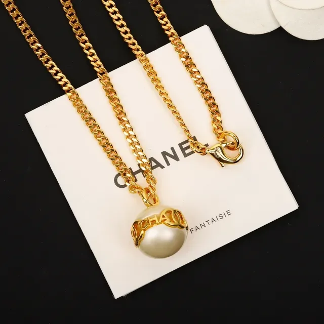 Collier Chanel Perles Cultivées Chaîne Curb-Link Or Beige Pendentif Unique 3