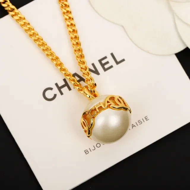 Collier Chanel Perles Cultivées Chaîne Curb-Link Or Beige Pendentif Unique 4