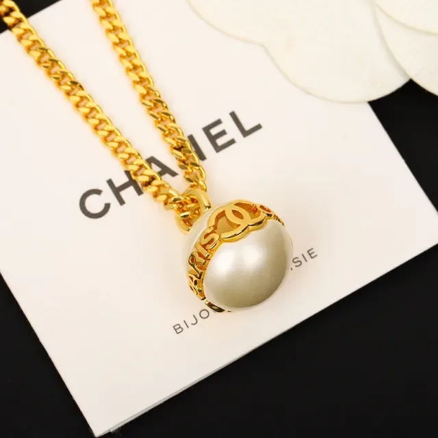 Collier Chanel Perles Cultivées Chaîne Curb-Link Or Beige Pendentif Unique 5