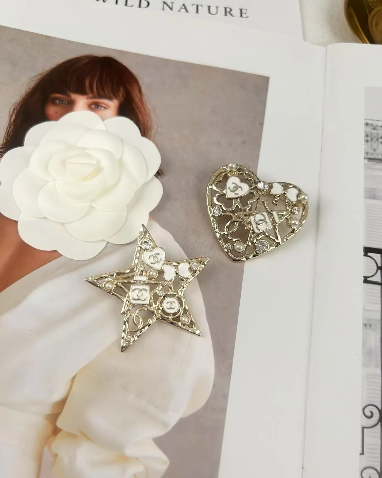 Chanel broche estrela broche de metal branco dourado 3