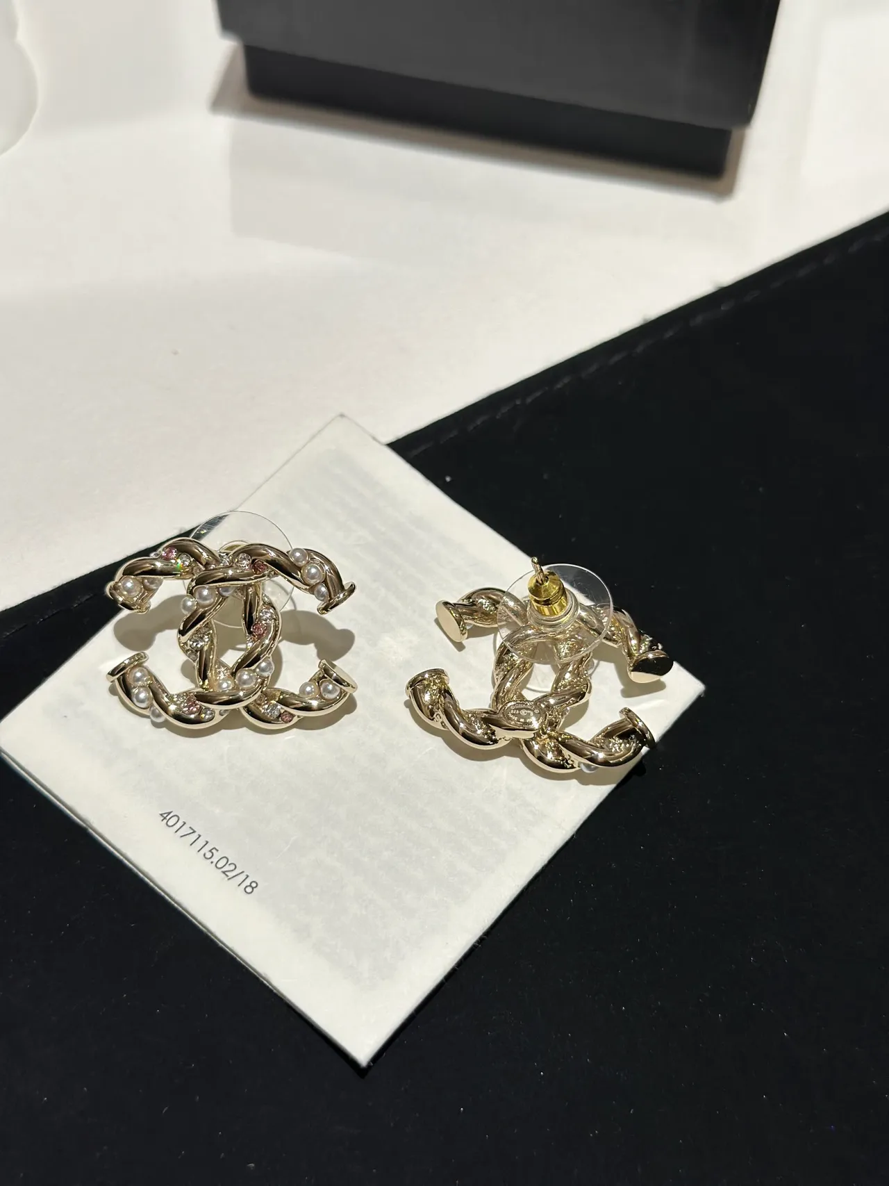 Chanel Twisted CC اللؤلؤ والكريستال أقراط 4