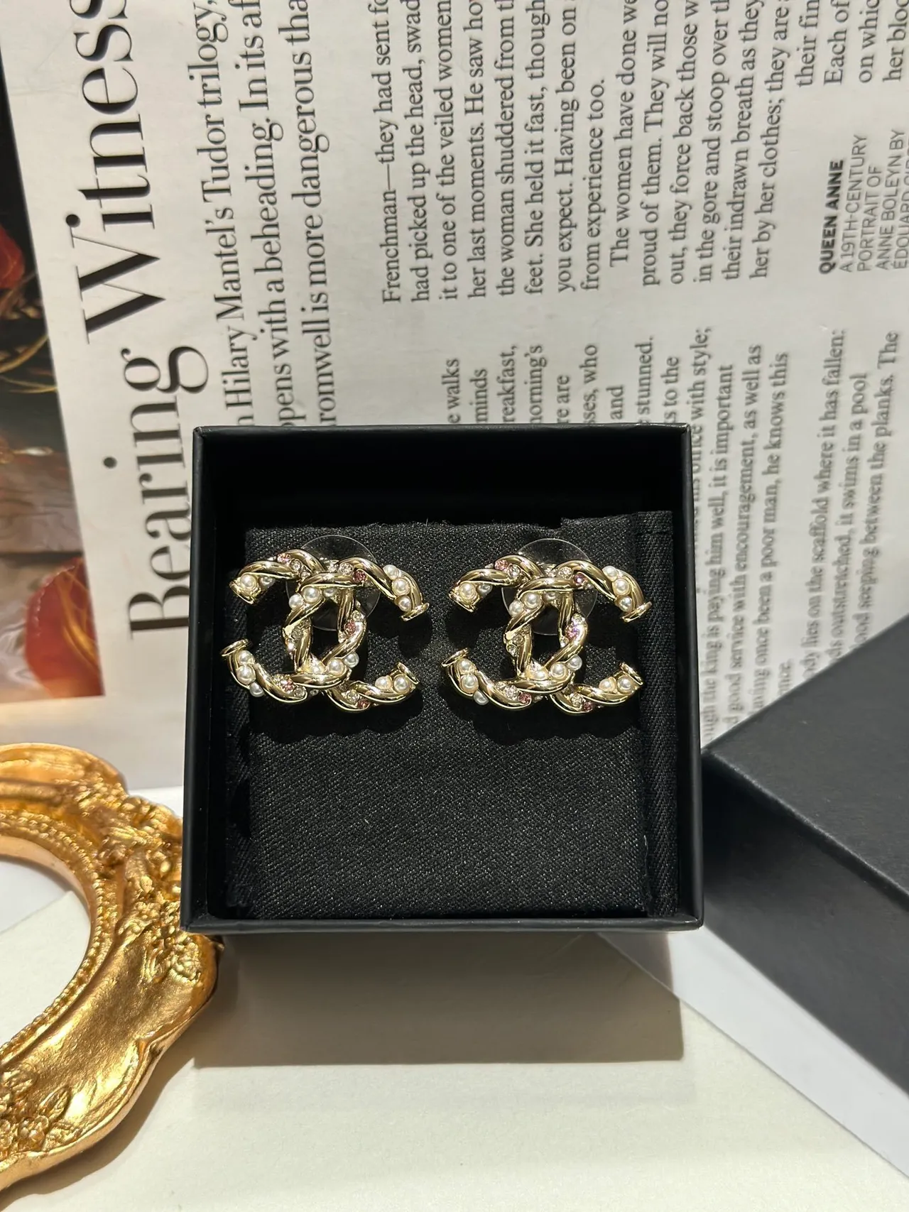 Chanel Twisted CC اللؤلؤ والكريستال أقراط 5