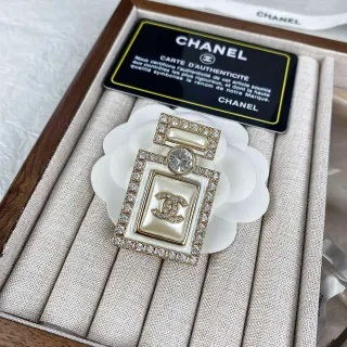 Chanel White Gold Perfume-Bottle-Shaped Crystal-Encrusted Brooch