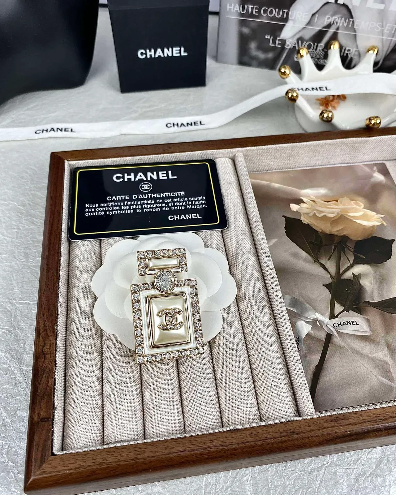 Chanel হোয়াইট গোল্ড পরফিউম-বোতল শেপড ক্রিস্টাল-এনক্রাস্টেড ব্রোচ 6