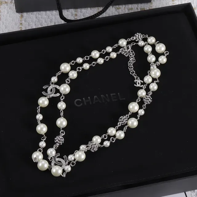 Chanel White Silver Pearl-and-Chain Interlocking CC Logo Necklace 2