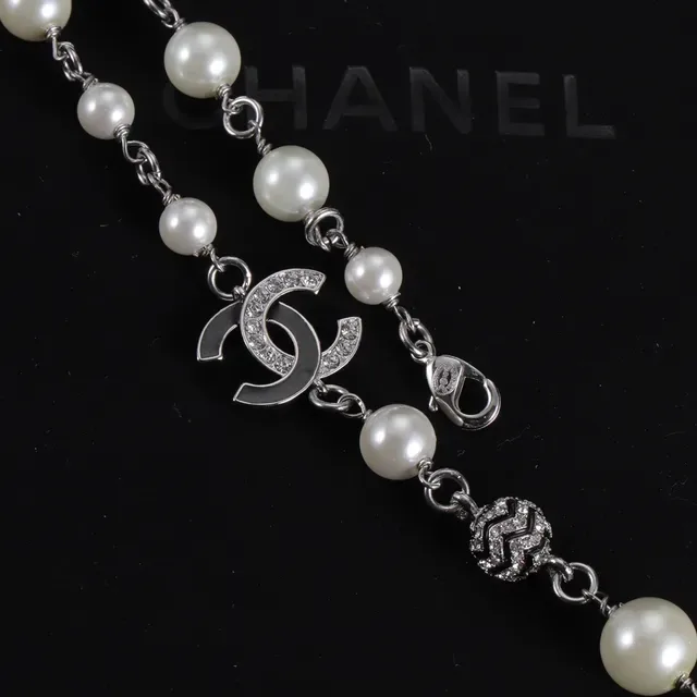 Chanel White Silver Pearl-and-Chain Interlocking CC Logo Necklace 5
