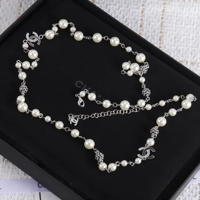 Chanel White Silver Pearl-and-Chain Interlocking CC Logo Necklace 8