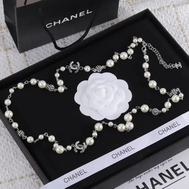 Chanel White Silver Pearl-and-Chain Interlocking CC Logo Necklace 9