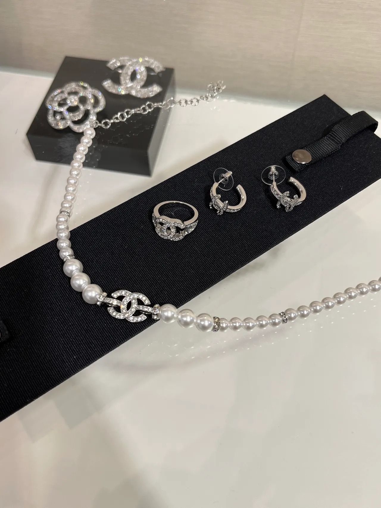 Chanel White Silver Pearl Strand CC Logo Clasp Necklace 4