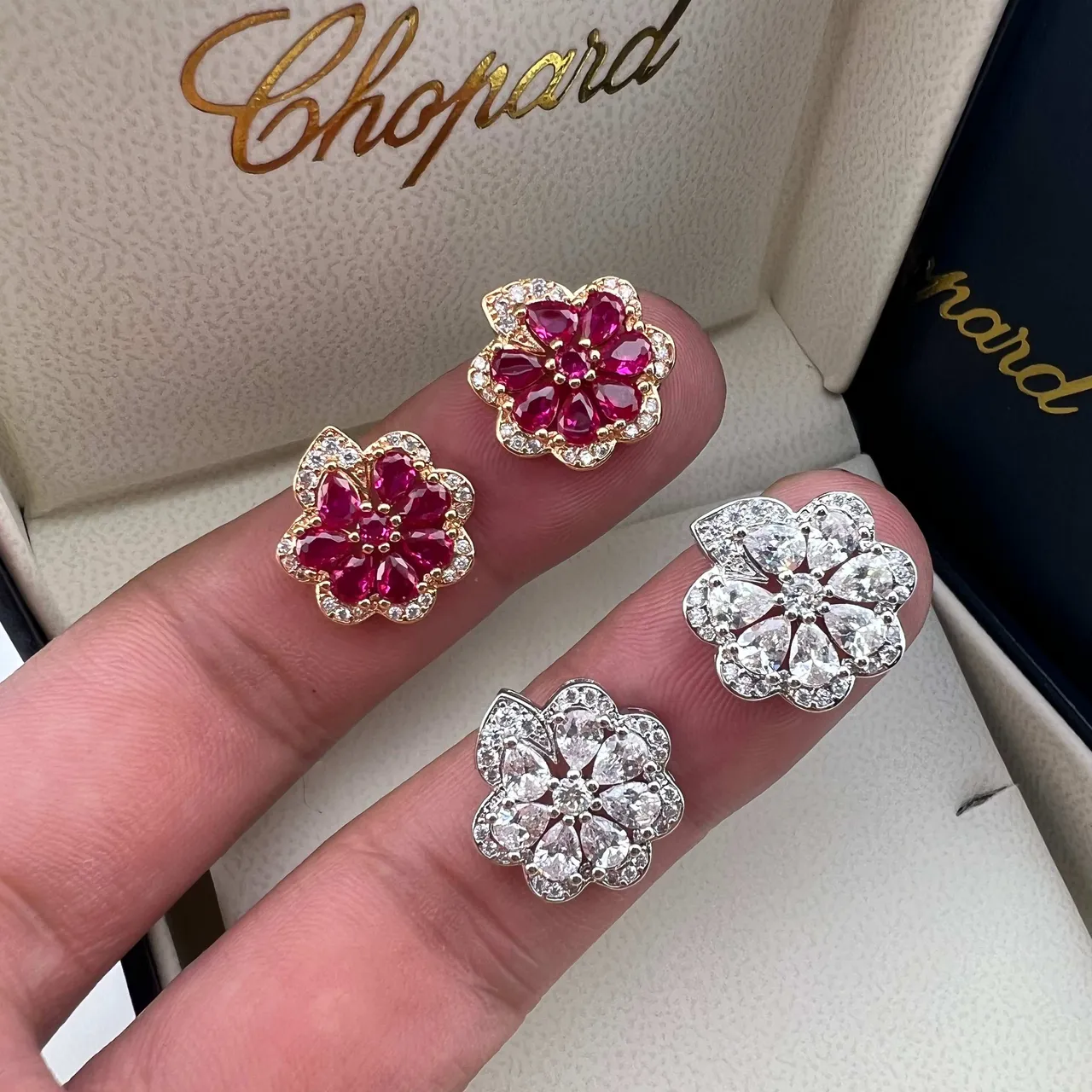 Chopard Boucles d'oreilles en rubis floral et diamant 5