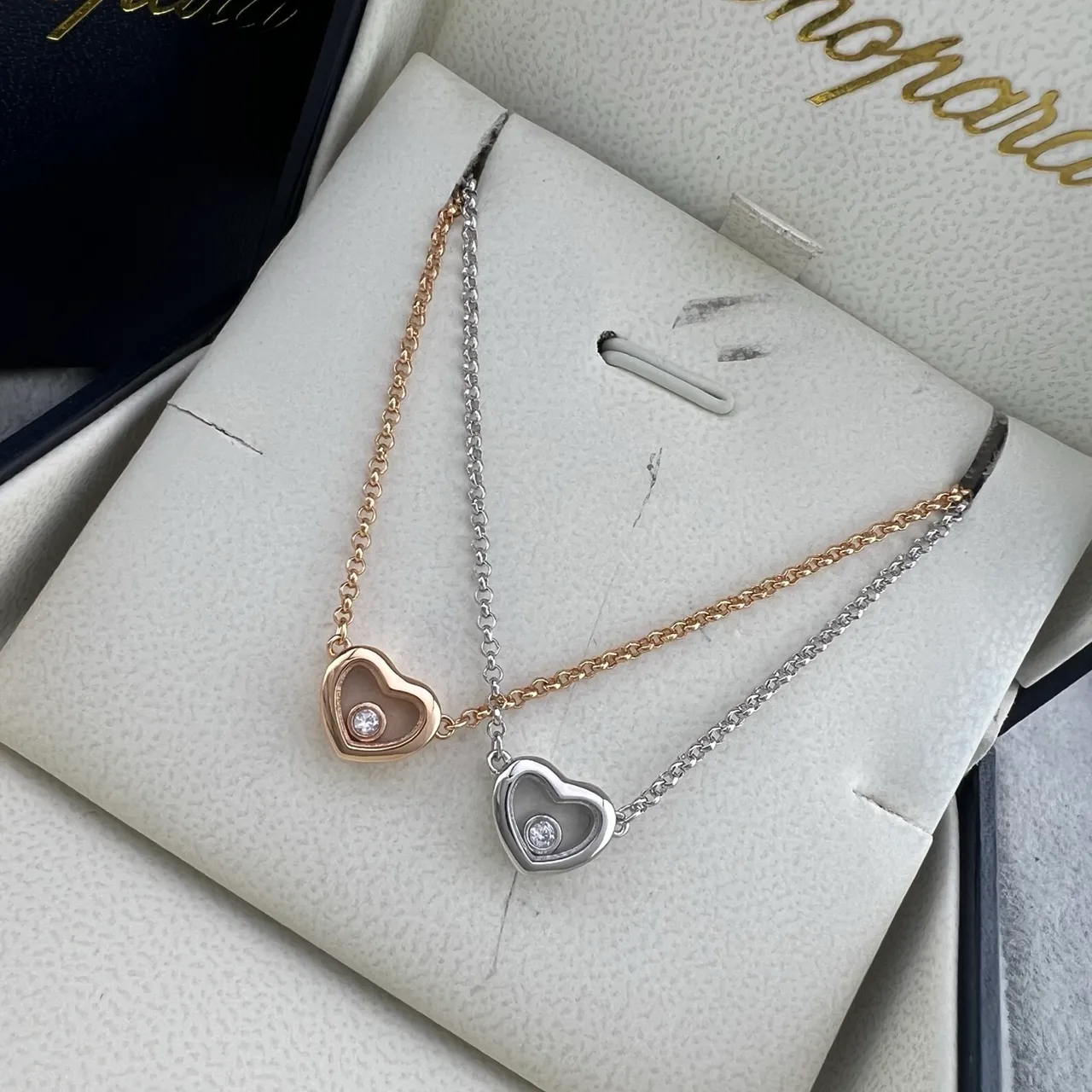 Chopard Happy Hearts Colliers avec pendentif en forme de cœur en or rose et or blanc 8