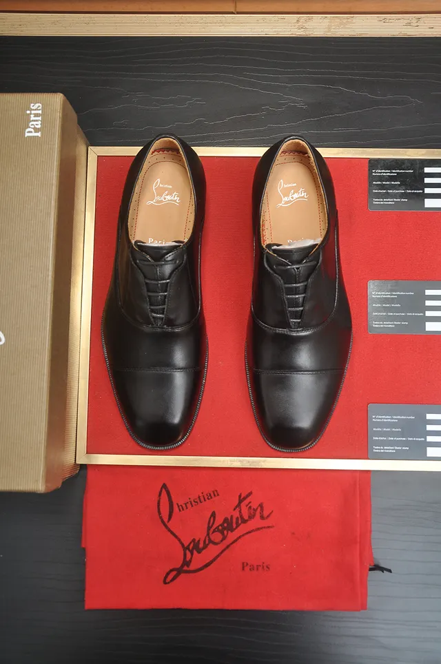Christian Louboutin Chaussures Oxford à bout cap noir 5