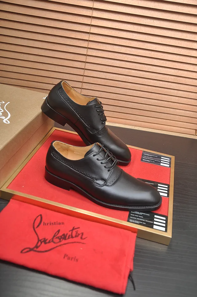 Christian Louboutin أحذية أكسفورد أسود كامل البروغ كاب تو 4