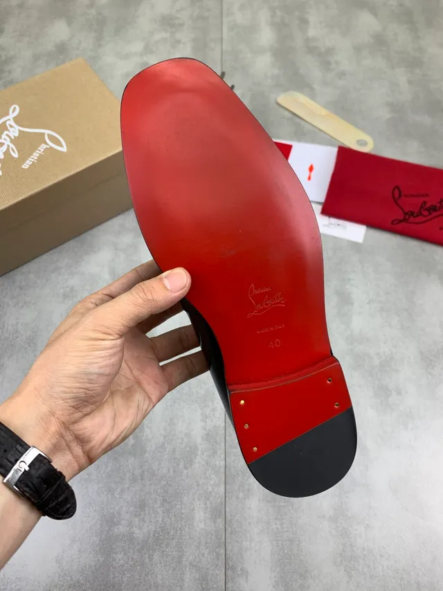 Christian Louboutin حذاء لوفر أسود أحمر جلد لامع براق أصبع مربع 2