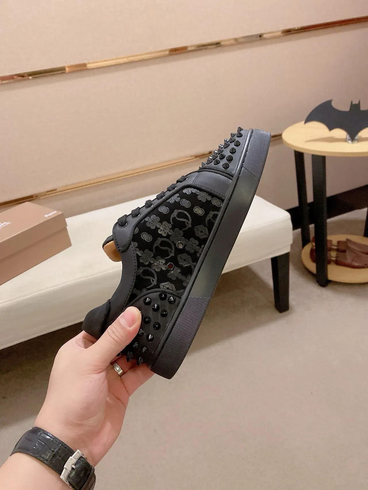 Christian Louboutin Spike Sneaker أحذية رياضية أسود تونالي Monogram نمط حياة 5