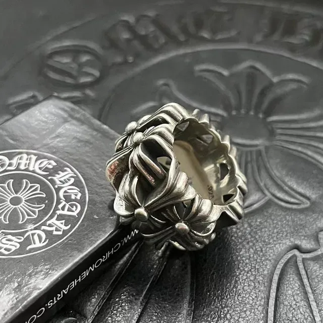 Chrome Hearts ক্রস ফ্লাওয়ার রিং চাঁদি অক্সিডাইজড স্কাল্পটেড রিং 7