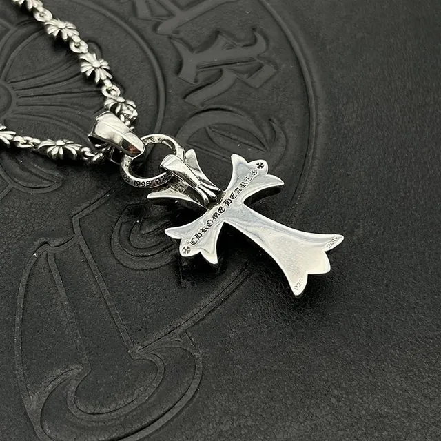 Chrome Hearts Fleur de Lis Croix Cœur Motif Collier Argent 6