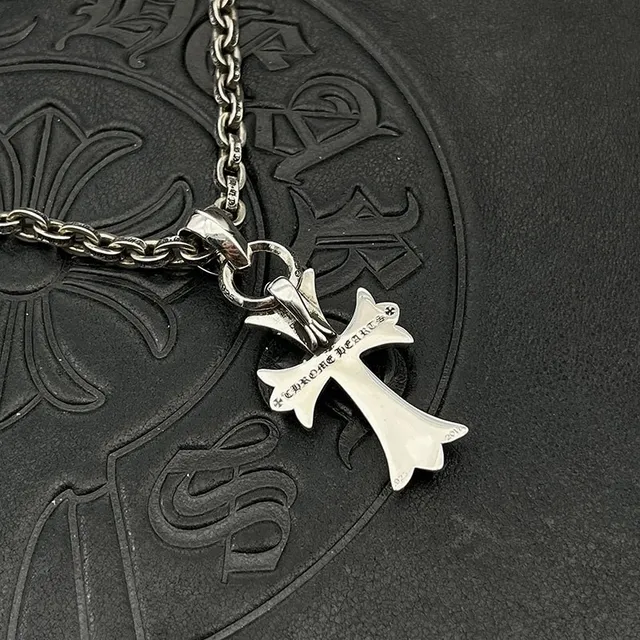Chrome Hearts Fleur de Lis Croix Cœur Motif Collier Argent 7