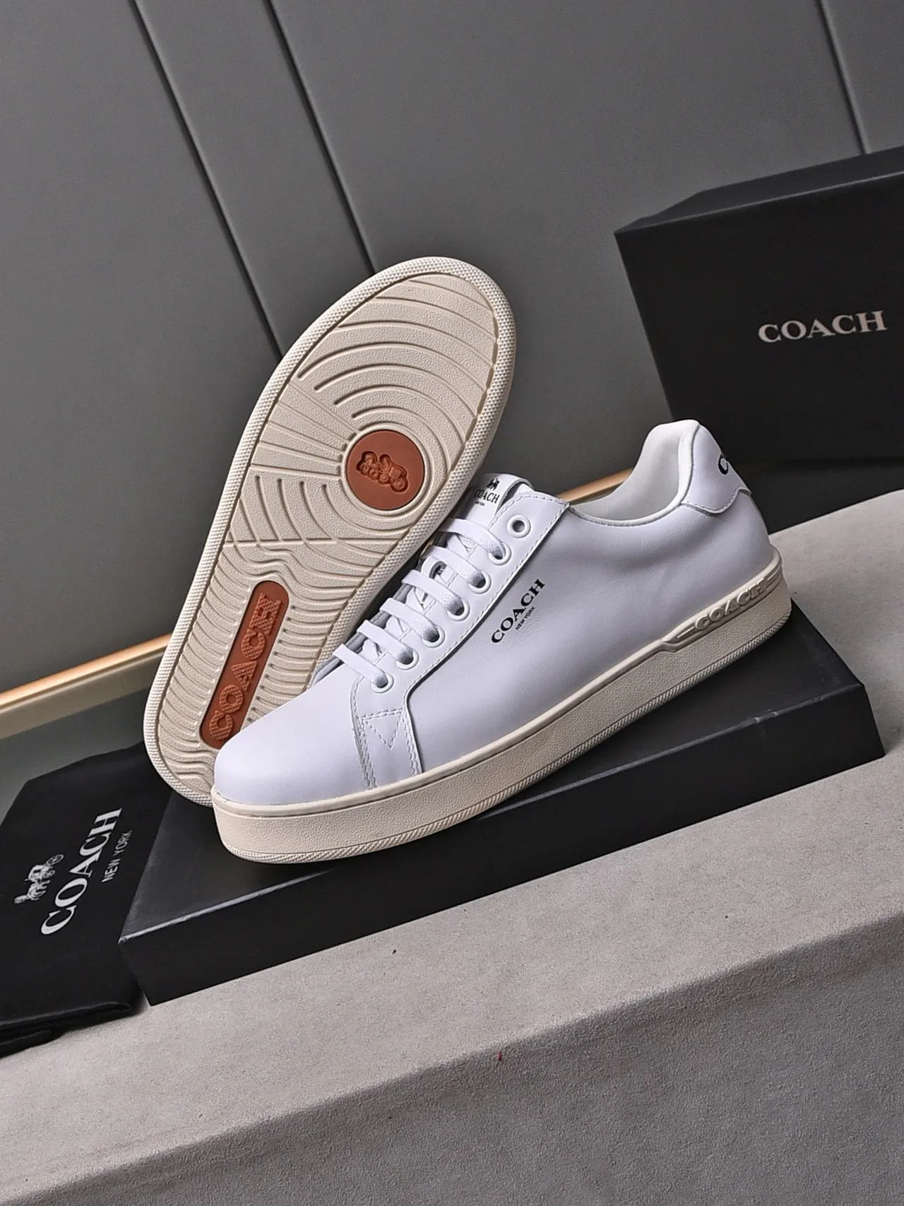 Coach White Beige Smooth Leather Upper Minimalist Branding Lifestyle Sneakers 4
