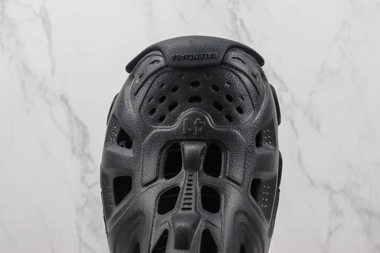Crocs Preto Monolítico Moldado Espuma Ventilado Recorte Design Tamanco 3