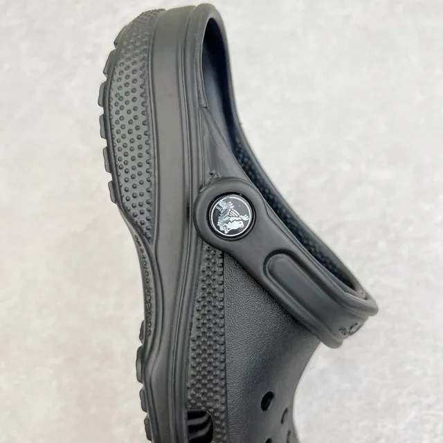 Crocs Classic Clog Black Molded Foam Clog 6