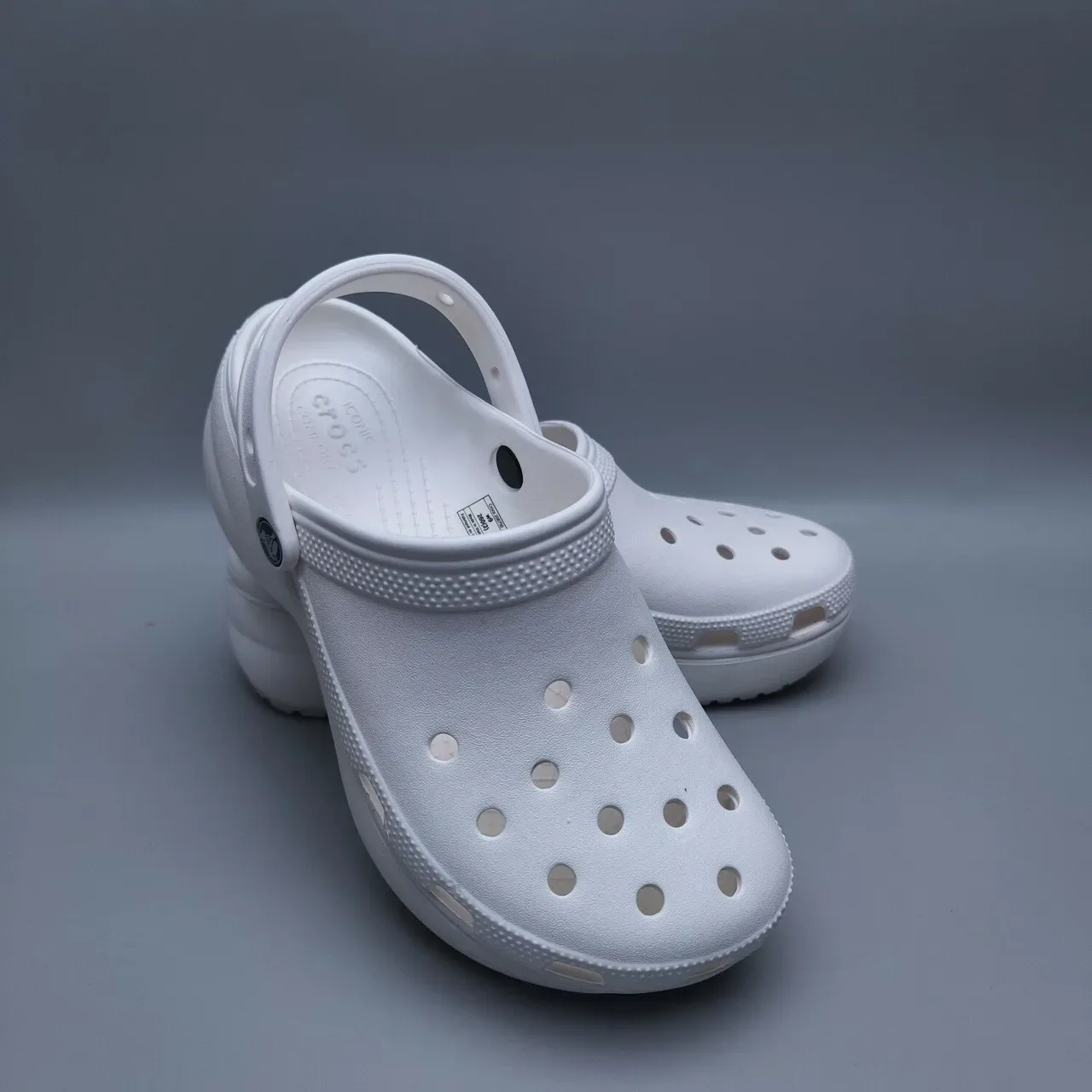 Crocs Classic Clog White Molded Foam Clog 6