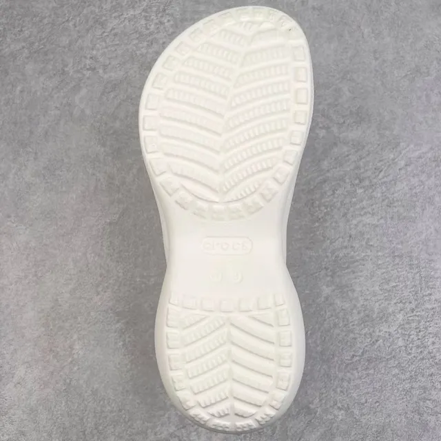 Crocs Classic Clog White Platform Clog 2