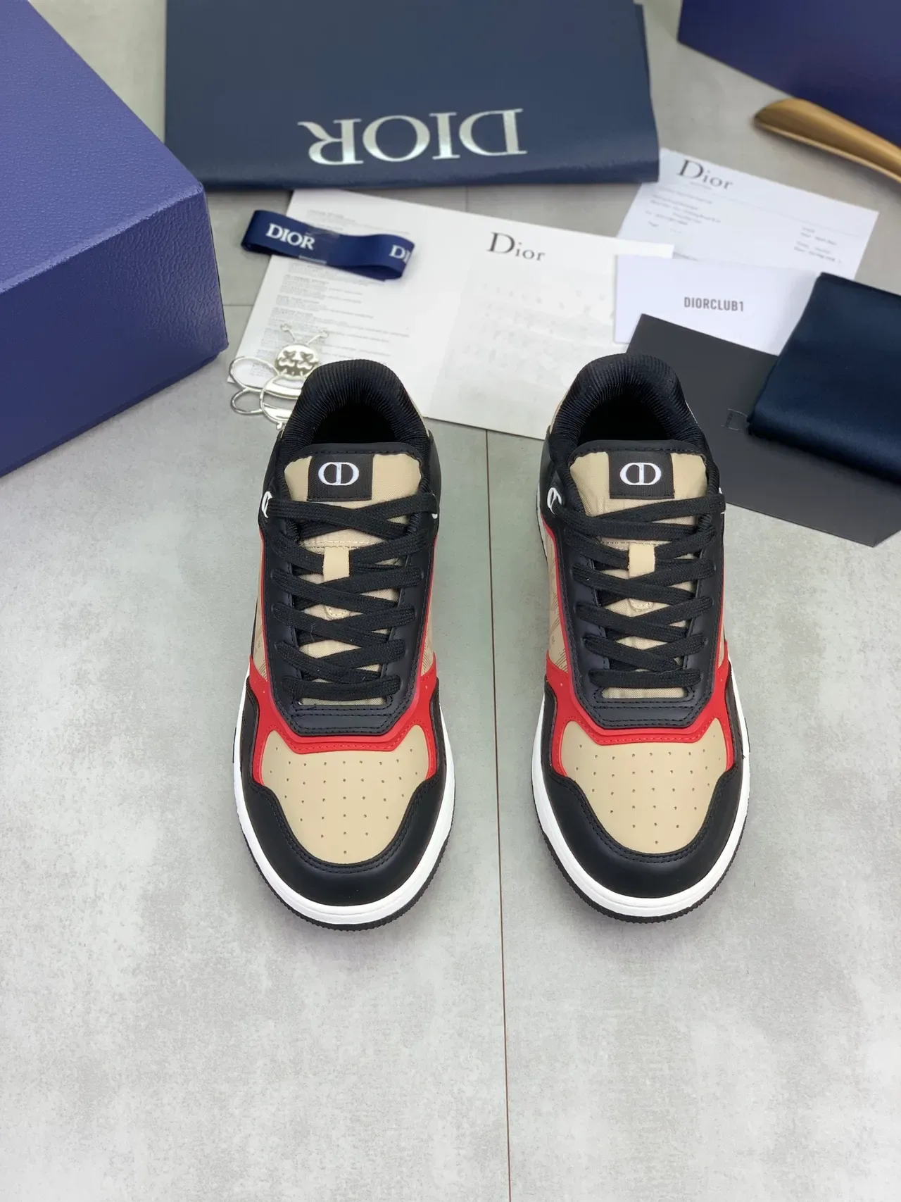 Dior B-Series Sneakers Lifestyle Cuir Panelé Noir Beige Low-Top 4