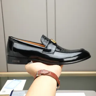 Dior काली सोने की चमकदार पैटेंट लेदर मोक टो स्टिचिंग लोअफर
