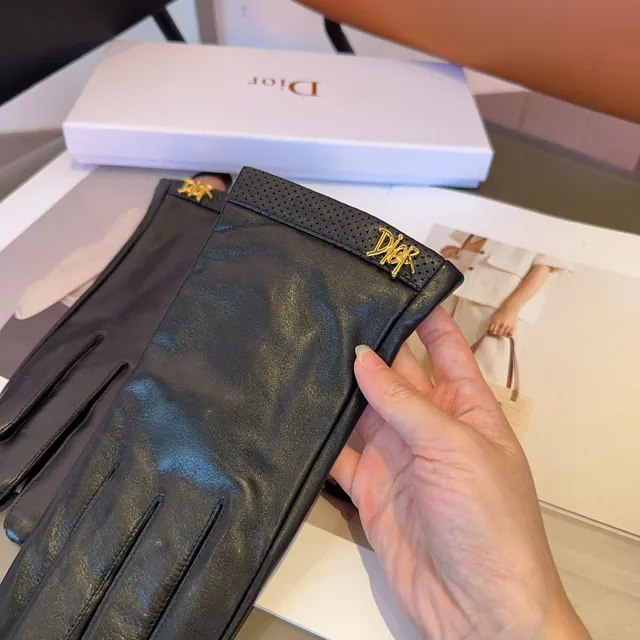 Dior قفازات جلد أسود ذهبي ناعم مثقوب كم معصم 3