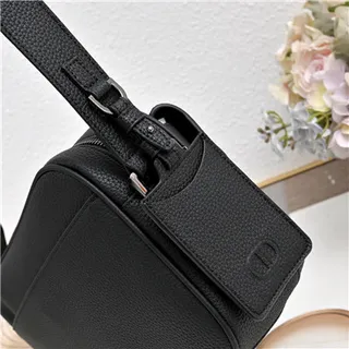 Dior Bolsa Mensageiro de Couro Granulado Preto com Fechamento de Tampa 6