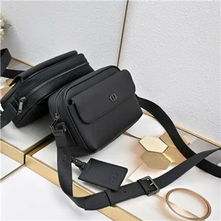 Dior Bolsa Mensageiro de Couro Granulado Preto com Fechamento de Tampa 9