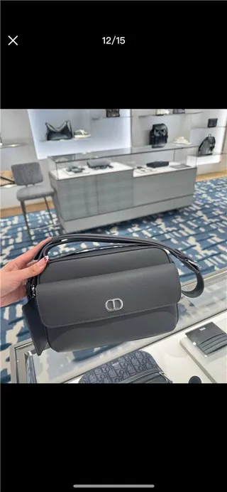 Dior Bolsa Mensageiro de Couro Granulado Preto com Fechamento de Tampa 23