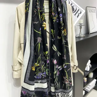 Dior Impresión Botánica Negro Multicolor Borde Franjeado Pañuelo de Seda