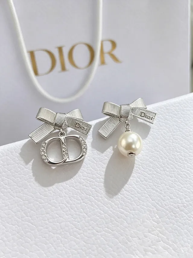 Dior Bow Motif Asymmetrical Crystal and Pearl Earrings 3
