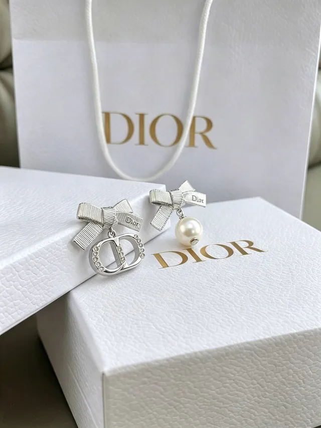 Dior Bow Motif Asymmetrical Crystal and Pearl Earrings 5